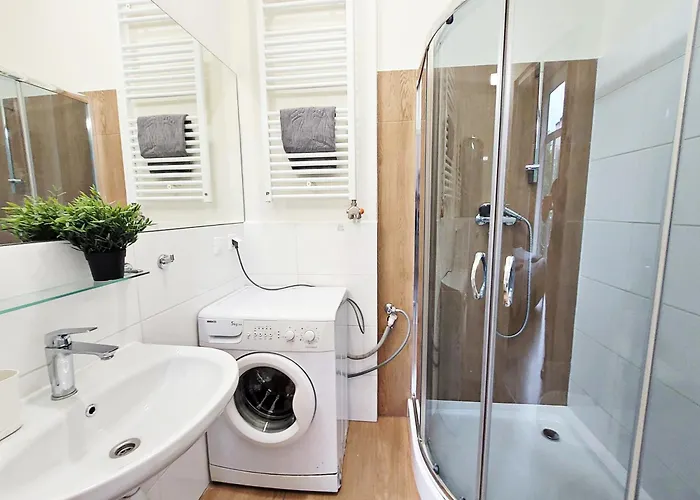 Dream Main Station Aparthotel 3*