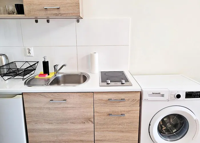 Dream Main Station Aparthotel 3*