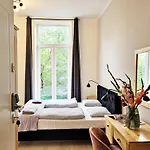 Aparthotel Dream Main Station 3*