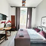 Aparthotel Dream Main Station 3*