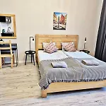 Dream Main Station Aparthotel 3*