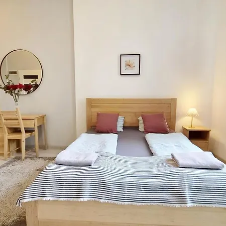 Dream Main Station Aparthotel 3*