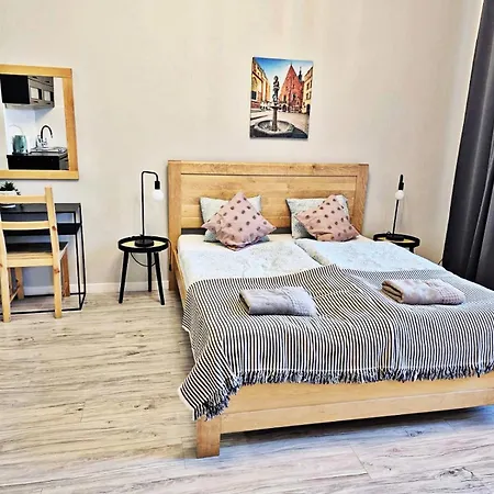 Dream Main Station Apartmanhotel *